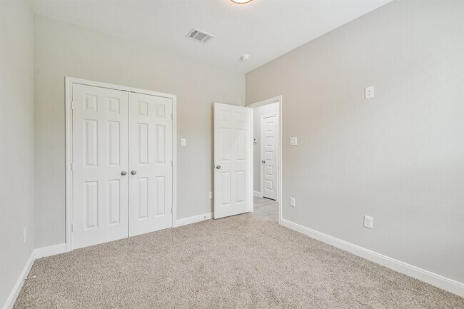 Building Photo - 7524 E Maxroy St