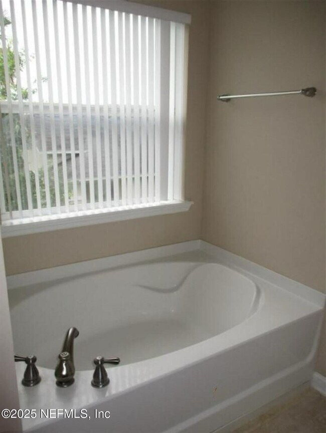 Building Photo - 86339 Cartesian Pointe Dr