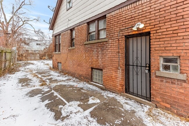 Building Photo - 15379 Monte Vista St