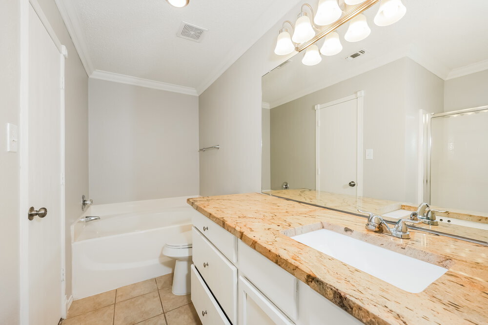 Building Photo - 807 Ponselle Dr