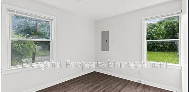 Building Photo - 3120 24th St N