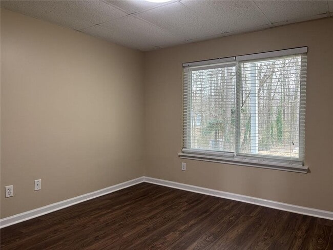 Building Photo - 3410 Camens Ct NE