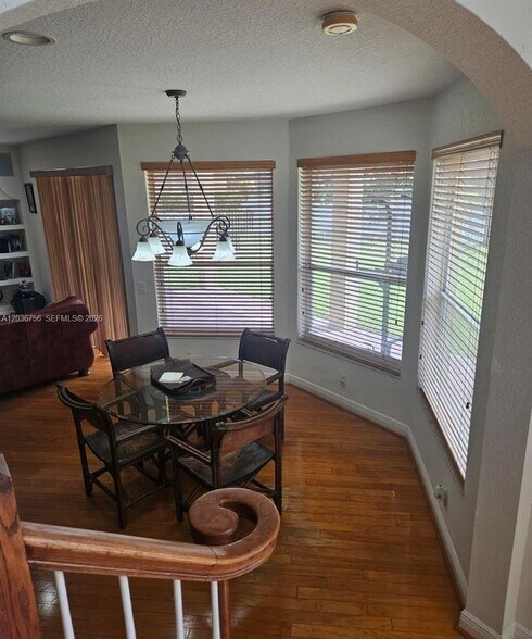 Building Photo - 13382 Lakepointe Cir