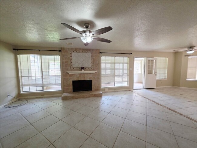 Building Photo - 10306 Jockey Club Dr