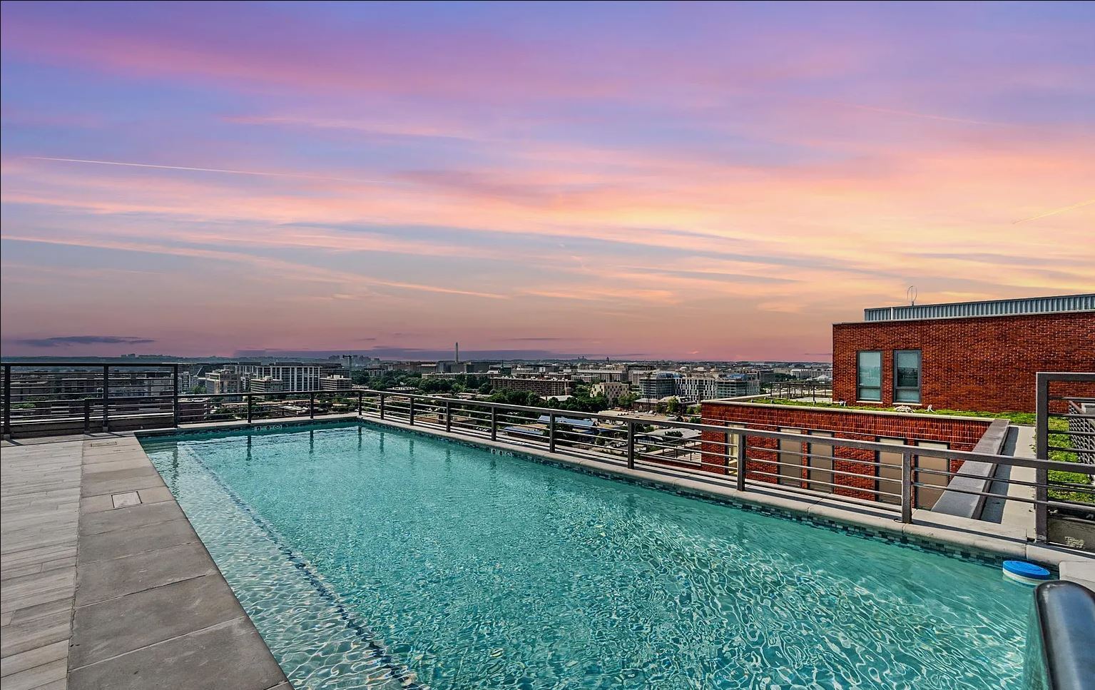Rooftop Pool - 1211 Van St SE