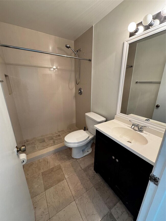 Building Photo - 5200 NW 31st Ave