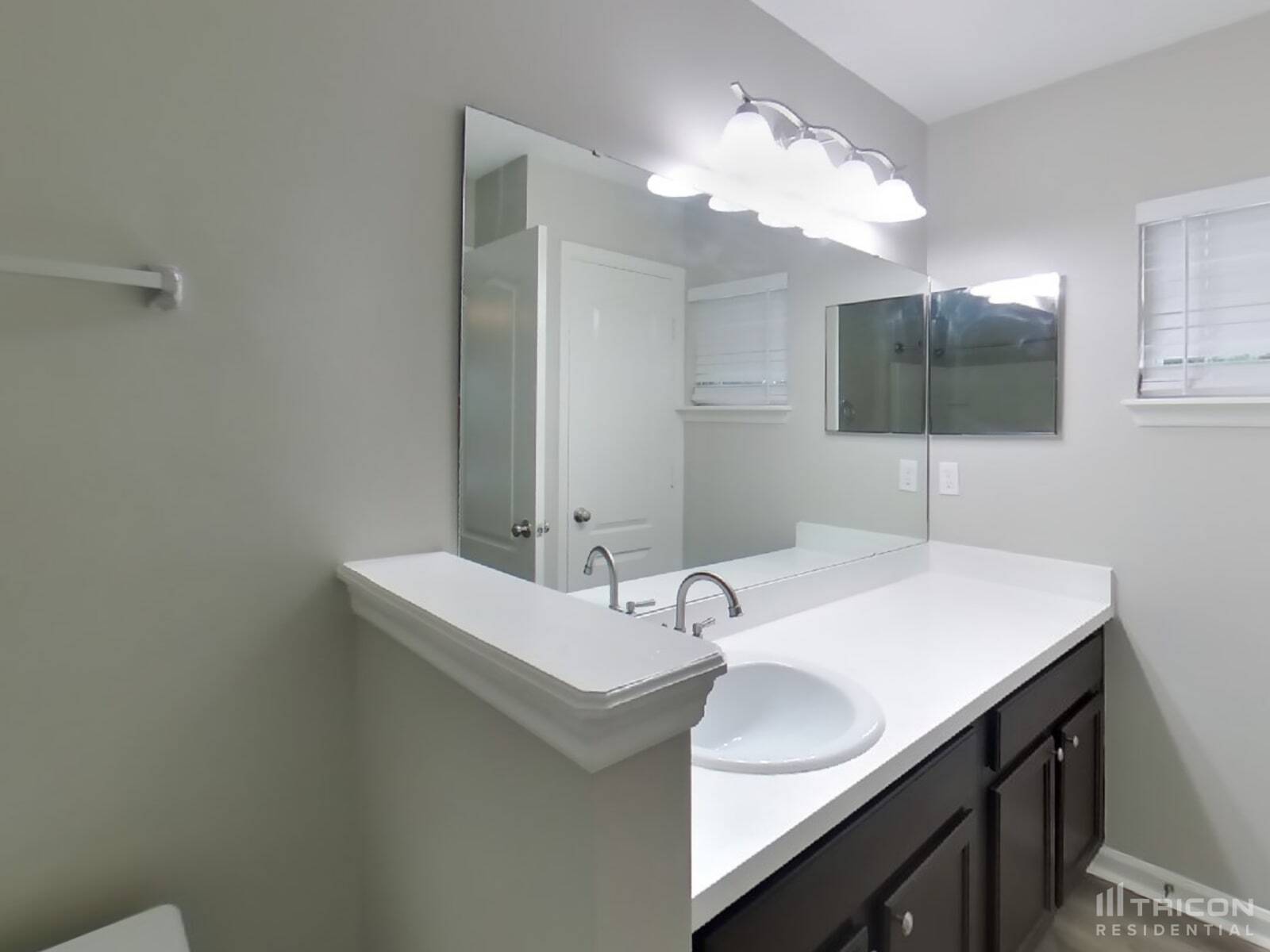 Building Photo - 2268 Eisner Dr