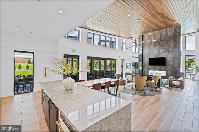 Building Photo - 43442 Croson Ln
