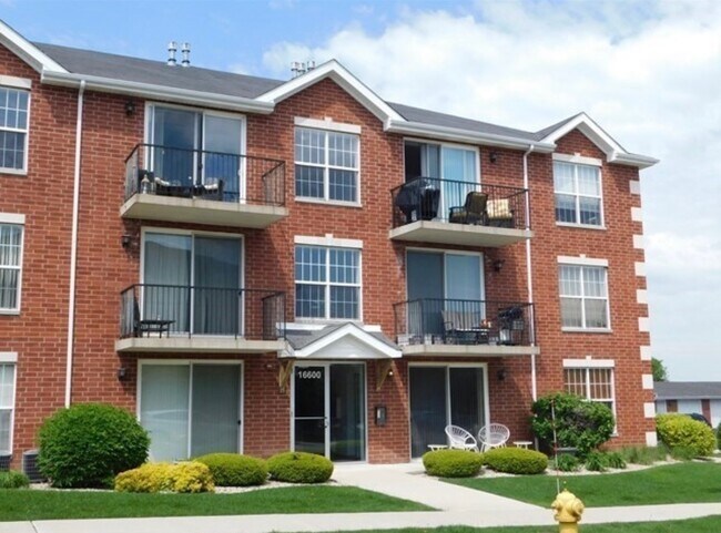 Primary Photo - 16600 Liberty Cir