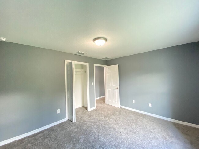 Building Photo - Beautiful Newer  Home - 3/2/2 **WON"T LAST**