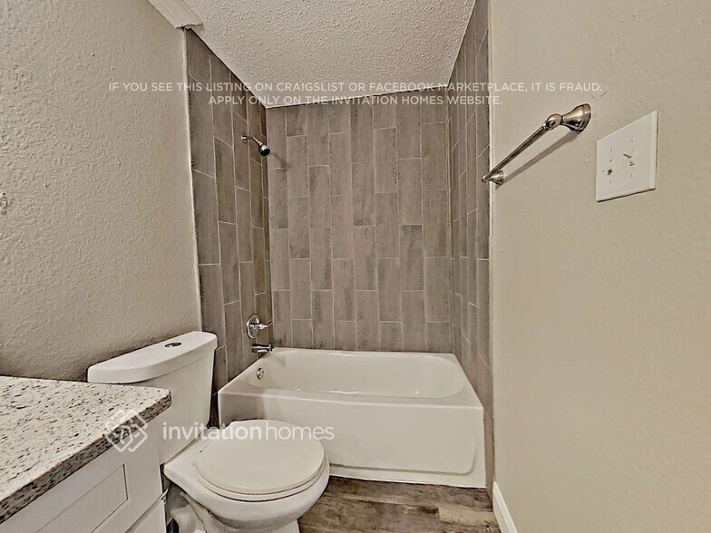 Building Photo - 2440 Rolling Ridge Dr