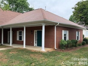 Building Photo - 7045 Somerset Springs Dr