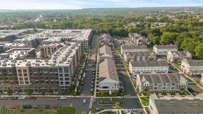 Building Photo - 8 Jessica Ln