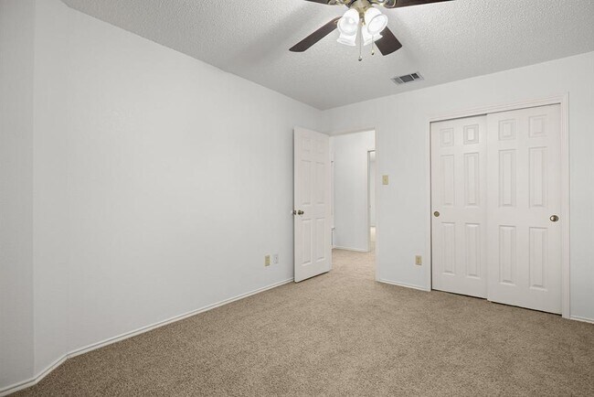 Building Photo - 13313 Black Canyon Dr