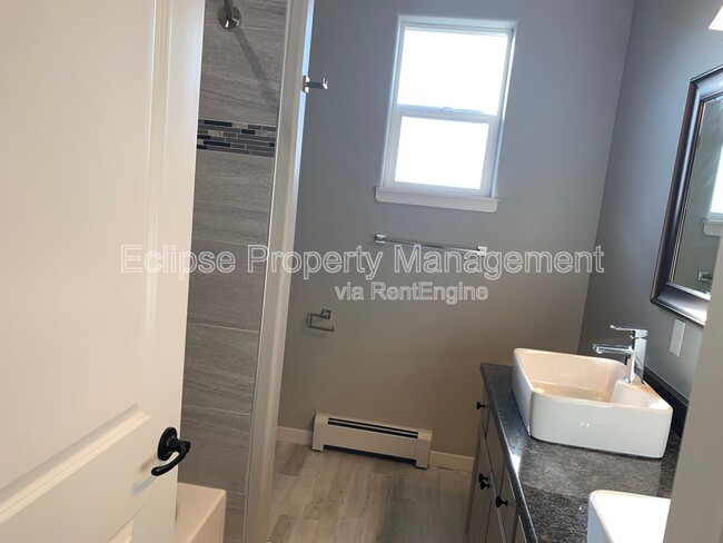 Building Photo - 511 Crestone Ave