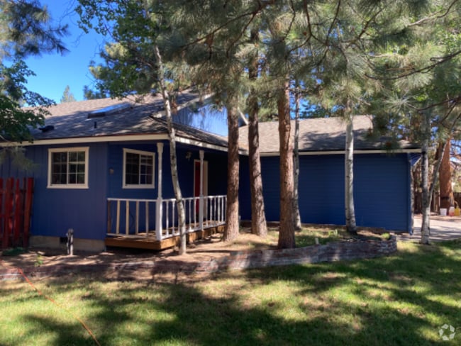 Building Photo - 60637 Devon Cir