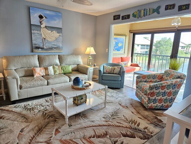 Building Photo - Seasonal Short-Term 2 Bedroom 2 Bathroom Second Floor Condo in Mission Lakes!