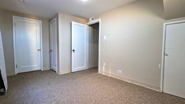 Building Photo - Beautifully Restored 4 Bed 2 Bath Home in ...