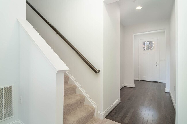 Building Photo - 3275 Katie Wy