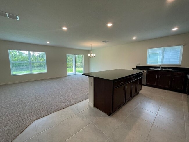 Building Photo - 1529 Venice Ln