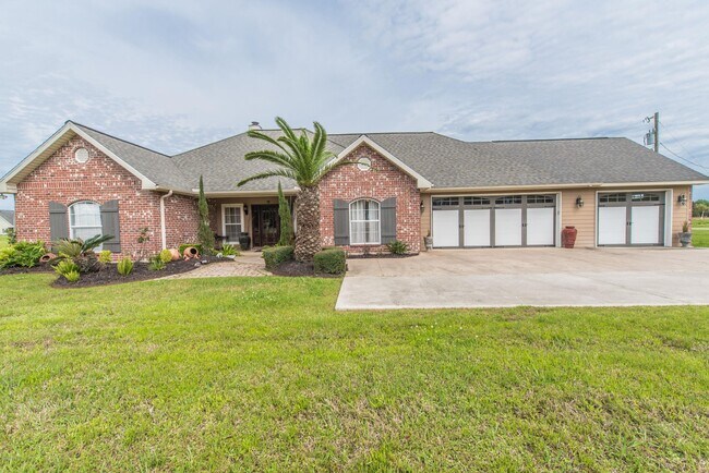 Primary Photo - 1738 Red Bud Ln