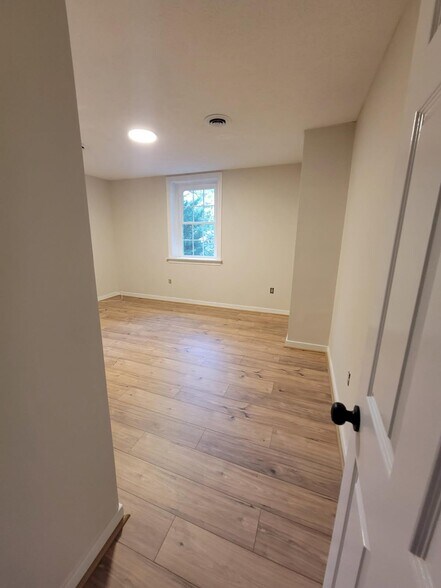 Building Photo - 230 Eastman Rd