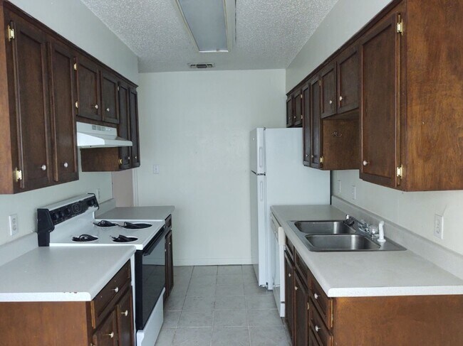 Building Photo - 908/910-910 Allen St