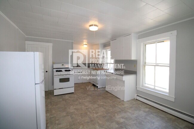 Building Photo - 40 Grove St