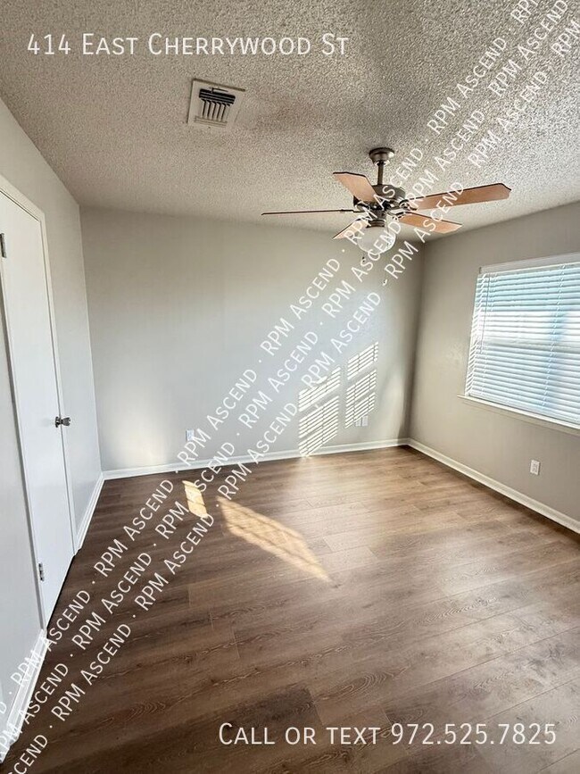 Building Photo - 414 E Cherry Wood Ln