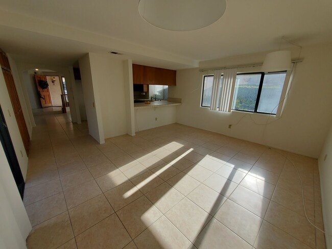 Building Photo - Beautiful Woodbridge/Lakeside Home for Lease!