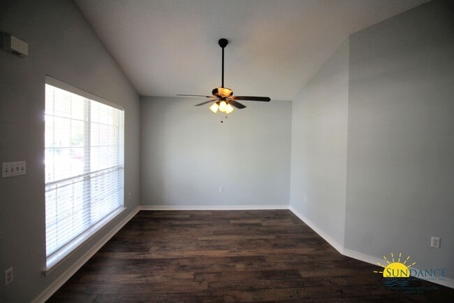 Building Photo - Beautiful 3 Bedroom Home in Fort Walton Beach