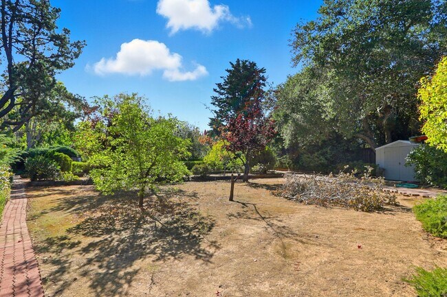 Building Photo - Stunning 3,488 Sq. Ft. Home with Pool & 3-...