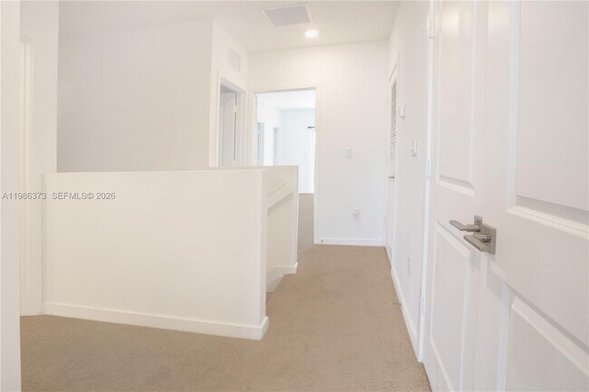 Building Photo - 846 SE 19th St