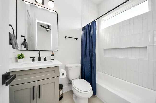 Building Photo - 3909 Maggie St