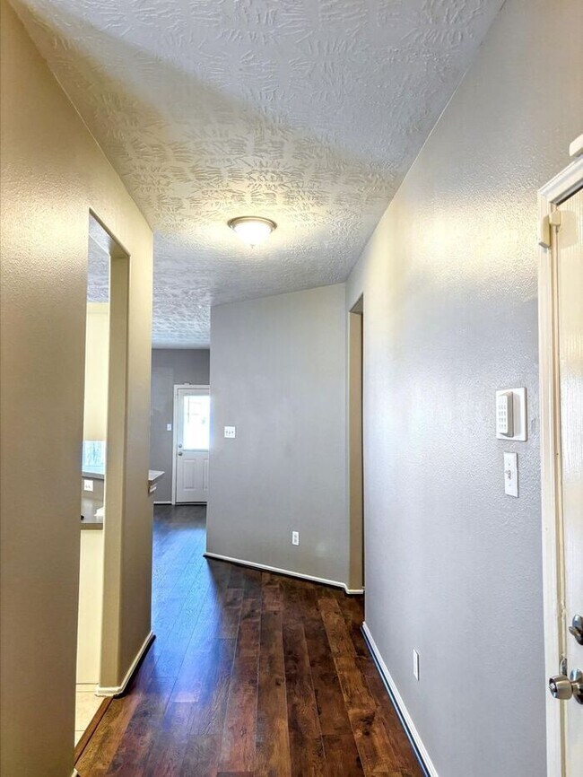 Building Photo - 11319 Moonlight Ridge Dr