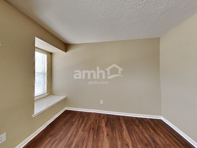 Building Photo - 29103 Legends Hill Dr