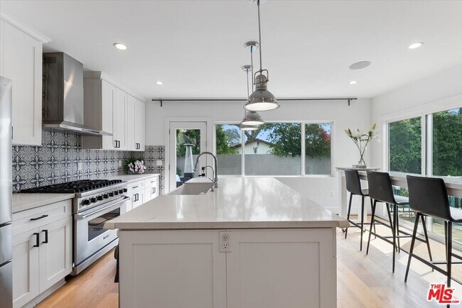 Building Photo - 5528 Marburn Ave