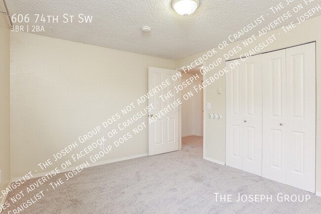 Building Photo - 606 74th St SW