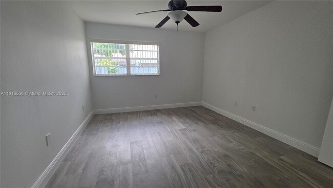 Building Photo - 9818 SW 146th Ct