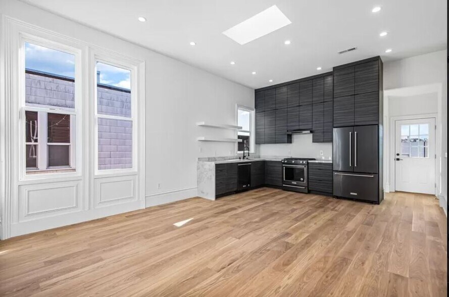 Building Photo - 3337 22nd St