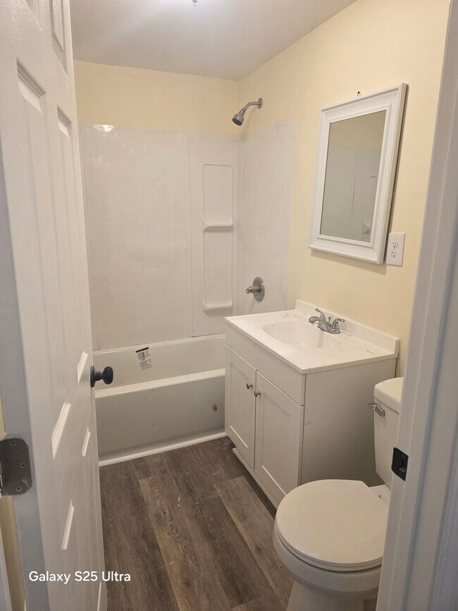 Building Photo - Single Family Home - Now available!