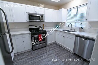 Building Photo - 16070 Sunset Blvd