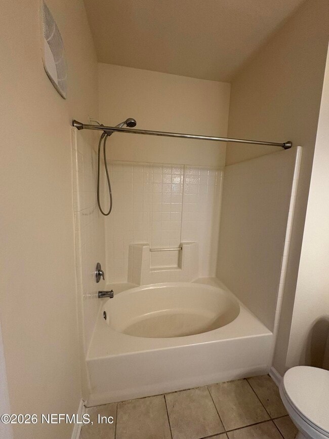 Building Photo - 10550 Baymeadows Rd