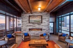 Building Photo - 250 N Christopher Columbus Blvd