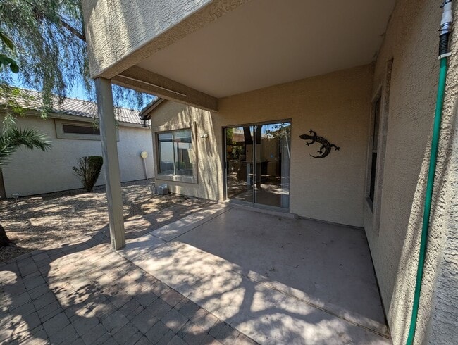Building Photo - 3 Bedroom Home in the Crismon Crossing Com...