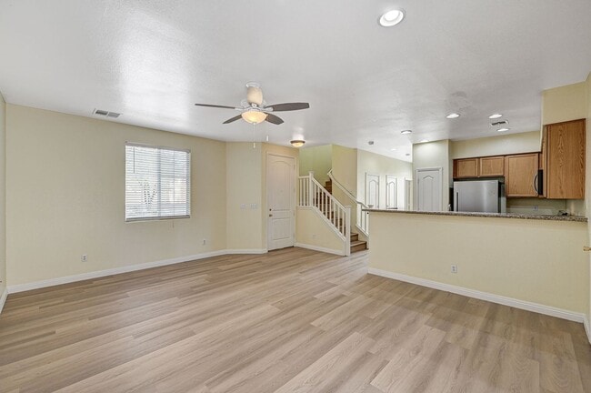 Building Photo - Southern Terrace Single Family Home