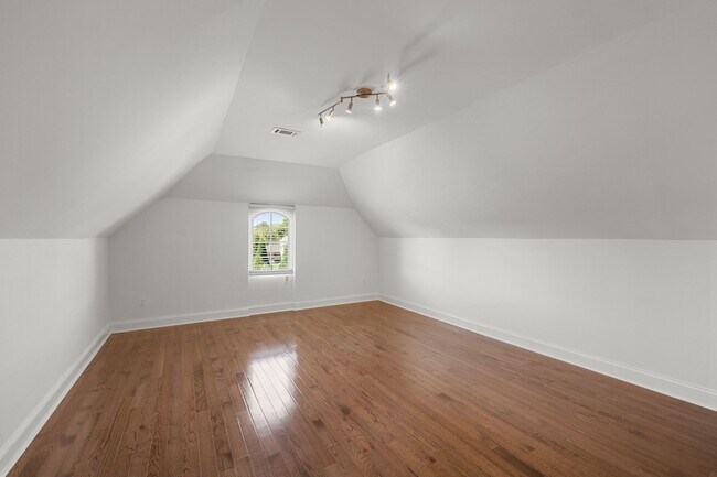 Building Photo - 4155 Old Light Cir