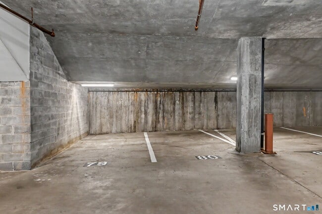 Building Photo - 25 Forest St