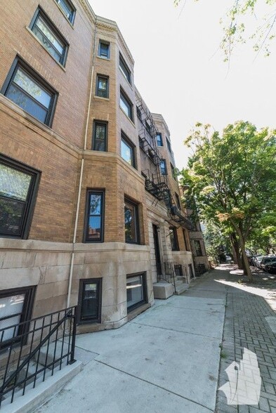 Building Photo - 853 W Lill Ave