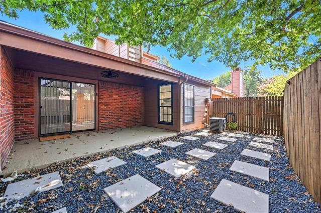 Building Photo - 1603 Brentwood Dr